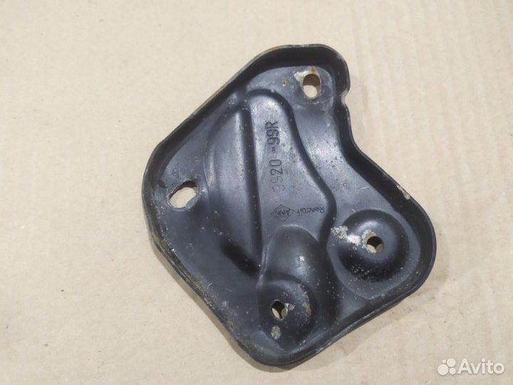 Кронштейн Nissan Terrano F4R 2021