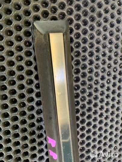 Молдинг двери прав. зад. Mercedes-Benz G350