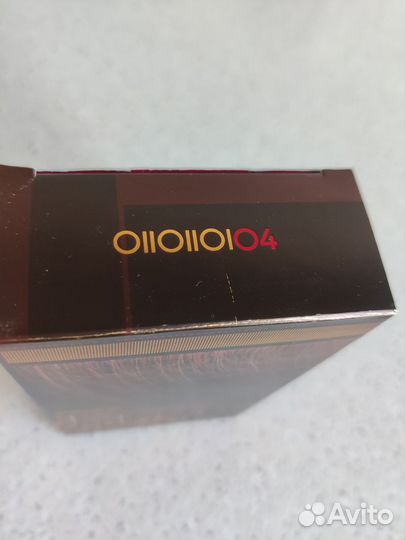 Escentric molecules molecule 04