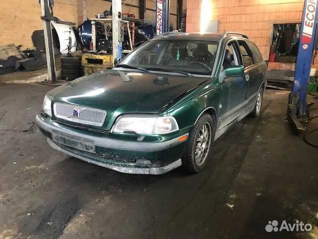 Разбор на запчасти Volvo S40 / V40