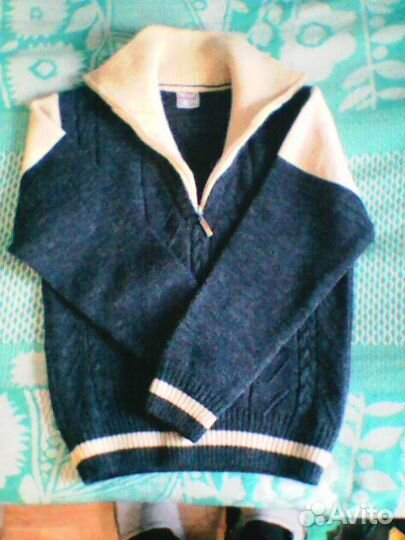 Свитер