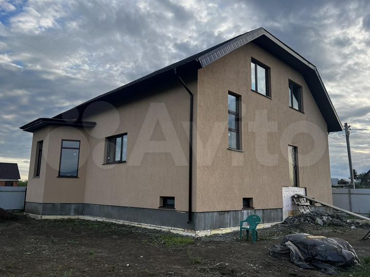 Дом 350 м² на участке 14 сот.