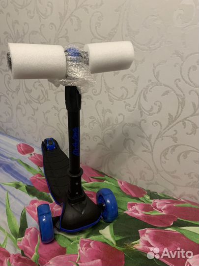 Самокат детский со светящимися колесами