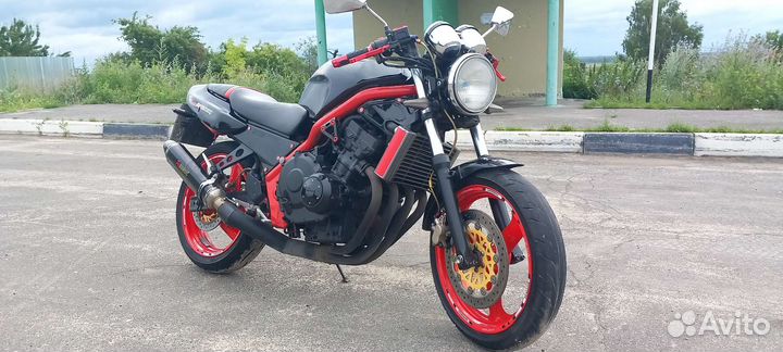Honda cb 1