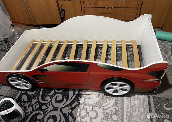 Детская кроватка машинка