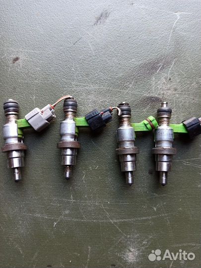 Форсунка denso toyota авенсис 1az-fse 2az-fse