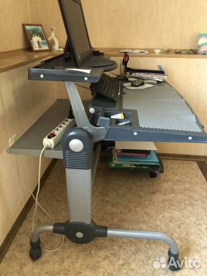 Компьютерный стол