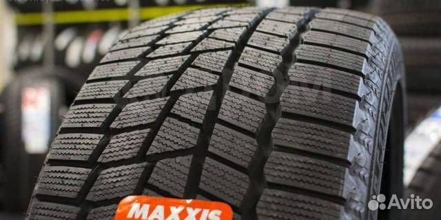 Maxxis SP02 Arctic Trekker 215/50 R17 91T