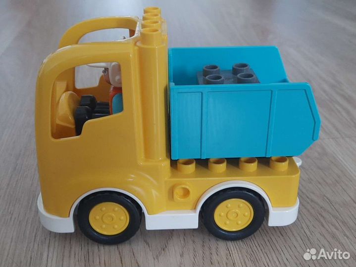 Экскаватор и грузовик. Конструктор Лего дупло