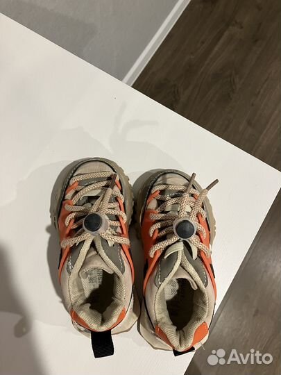 Кроссовки детские 22