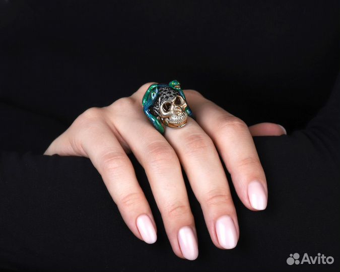 Золотое кольцо Delfina Delettrez Skull Enamel Snak