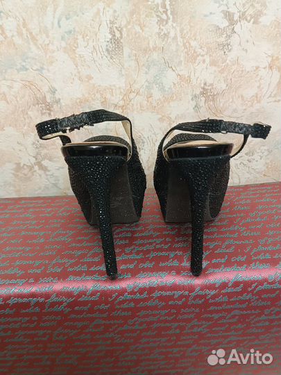 Босоножки женские на высоком каблуке