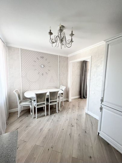 4-к. квартира, 110 м², 9/9 эт.