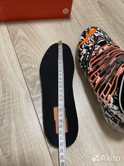 Футбольные бутсы Puma Future