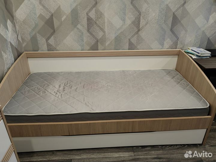 Кровать Дакота и комод