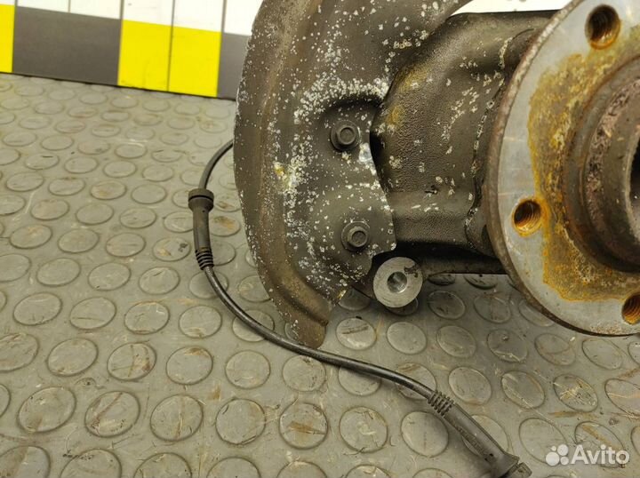 Кулак поворотный передний правый Bmw 320I E90