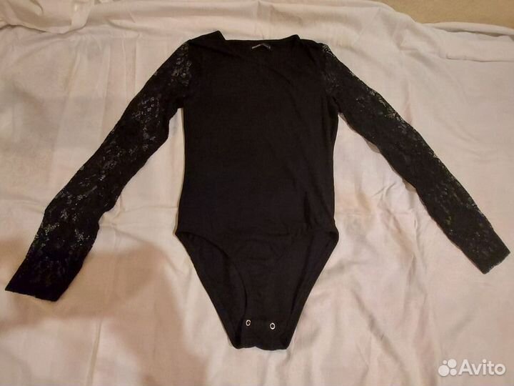 Черное боди Cropp с кружевными рукавами