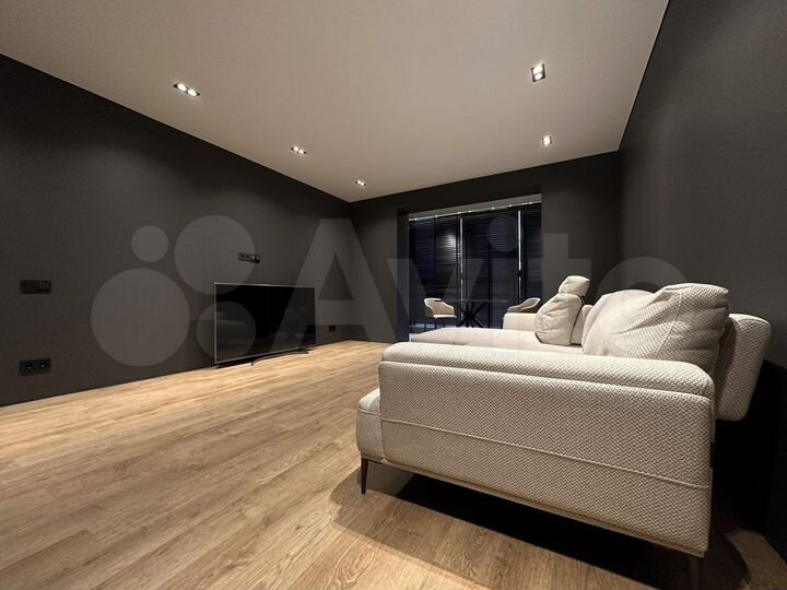 2-к. квартира, 79 м², 4/4 эт.