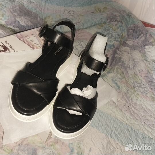 Босоножки новые женские 38