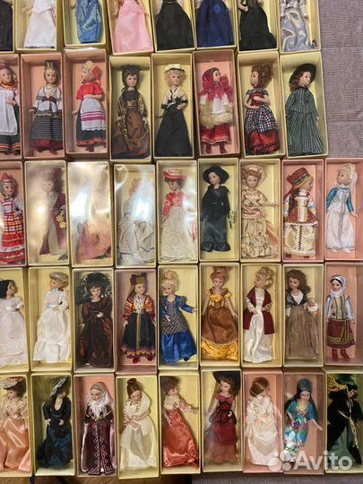 Куклы в народных костюмах и дамы эпохи
