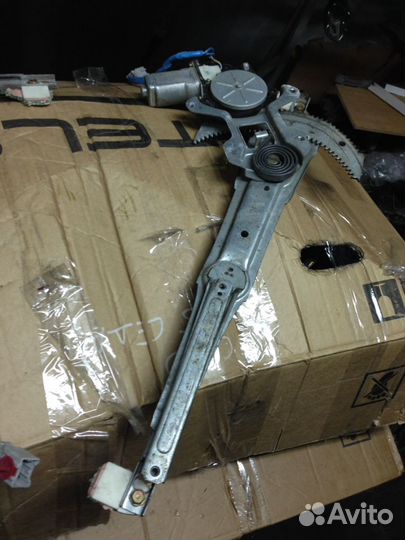 Стеклоподъемник хонда хрв