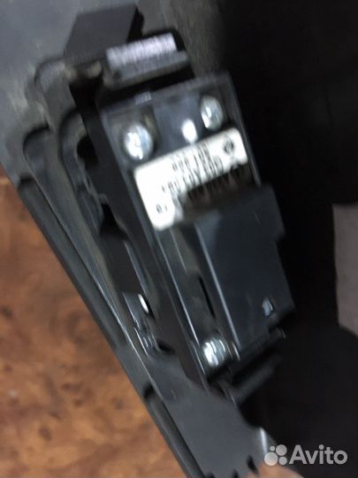 Кнопка стеклоподъемника Mercedes W220