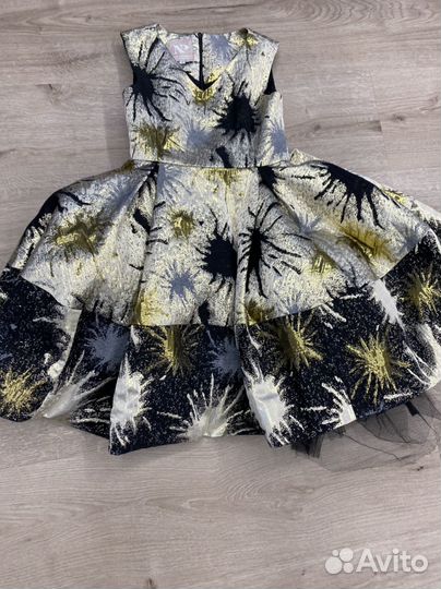 Платье нарядное 122-128 требует ремонта