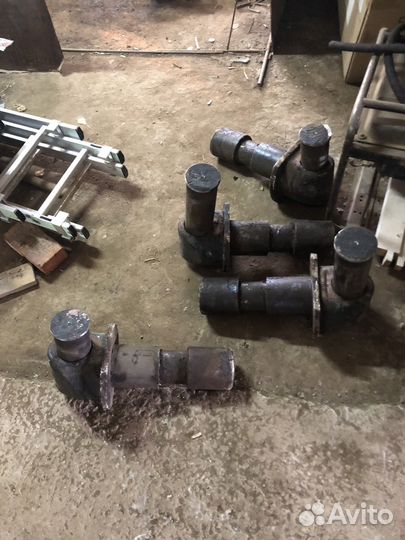 Ремонт тележек и шкворней башенного крана