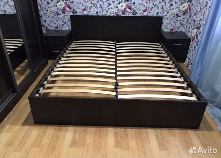 Кровать двуспальная