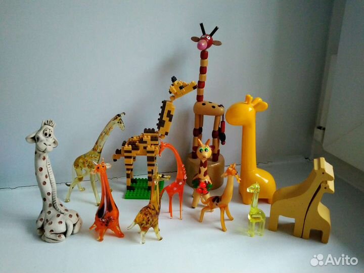 Фигурки- жирафы разные