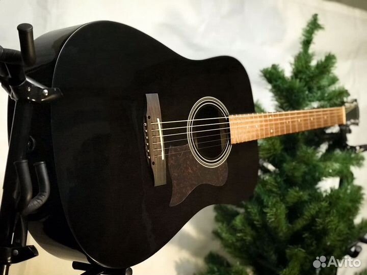Гитара акустическая