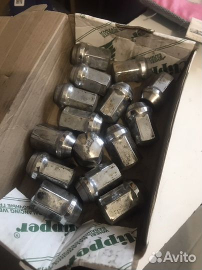 Колесные гайки