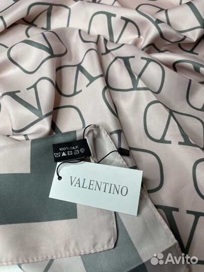 Шелковый платок Valentino розовый