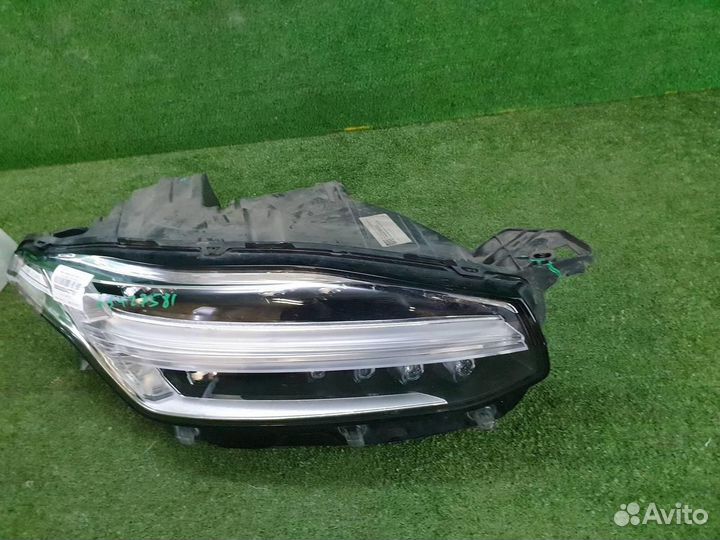 Фара правая Volvo XC90