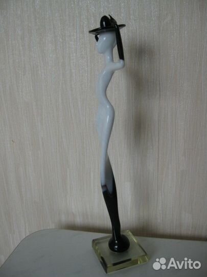 Статуэтка стеклянная 