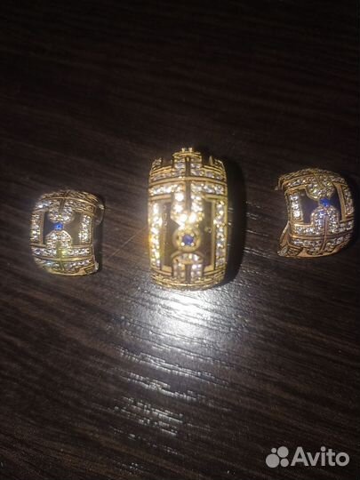 Золотое украшение