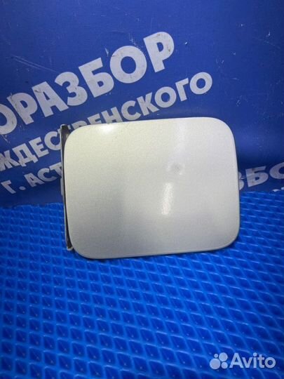 Лючок бензобака Nissan Maxima A32 седан VQ30 1994