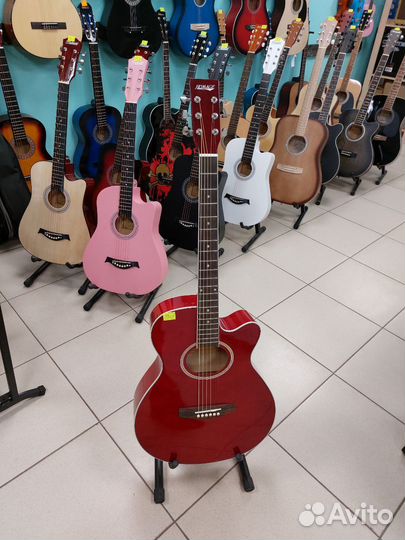 Акустическая гитара. Новая. Магазин