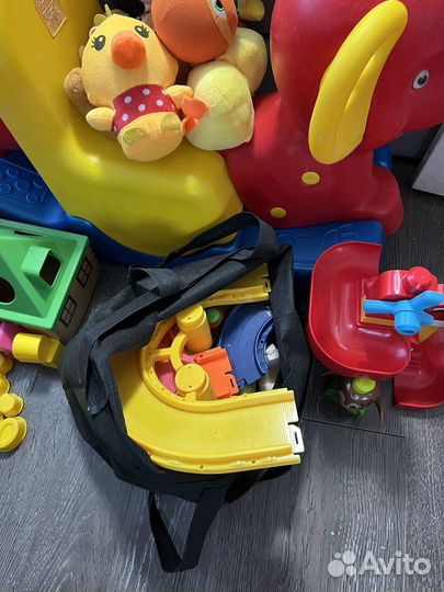 Развивающие игрушки пакетом