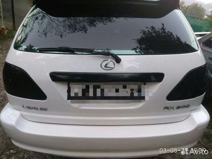 Фонарь задний lexus rx300 комплект