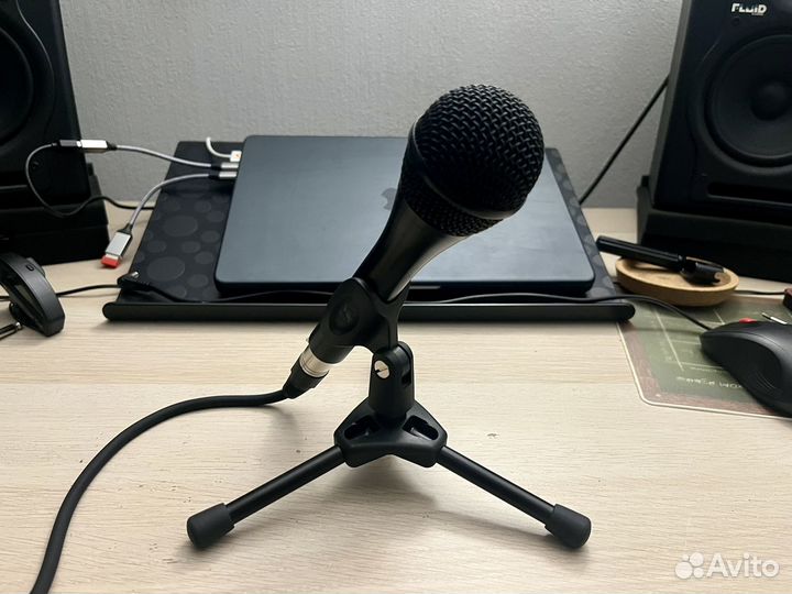 Настольная стойка для микрофона