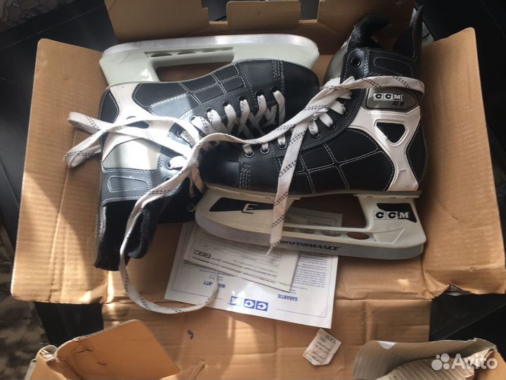 Коньки хоккейные CCM