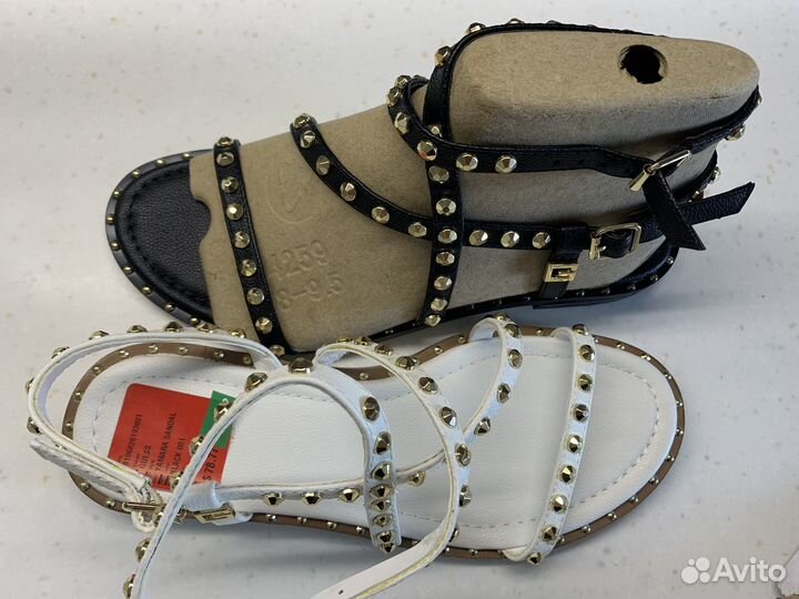Босоножки Guess белые, 37 размер