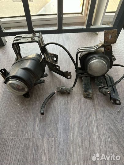 Фара противотуманная лев/пр Mitsubishi Carisma