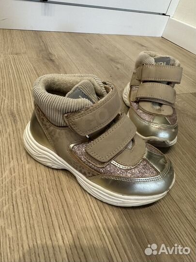 Сапожки для девочки