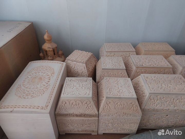 Резные деревянные шкатулки для творчества
