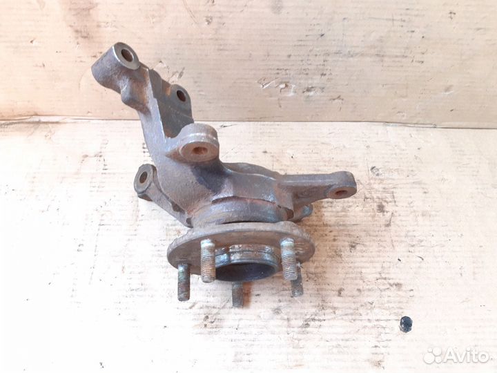 Кулак поворотный перед. правый Mazda Xedos 6