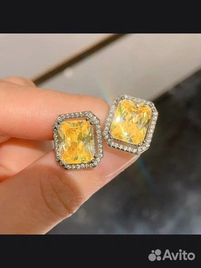 Серьги с камнями, новые