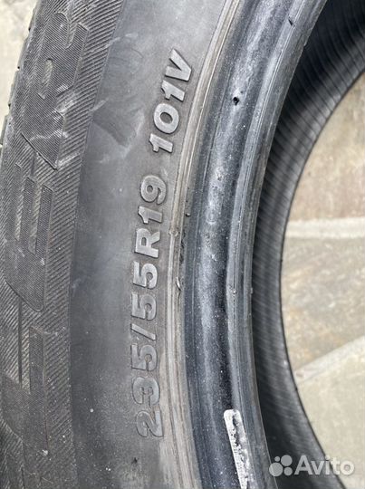 Bridgestone L317 235/55 R19