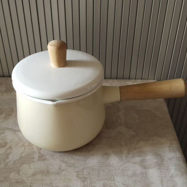 Кастрюля эмалированная